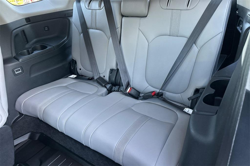 used 2023 Honda Pilot car, priced at $37,741