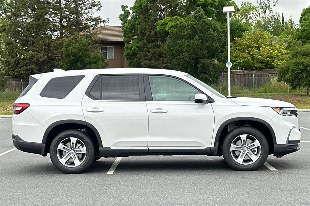 new 2025 Honda Pilot car, priced at $45,405