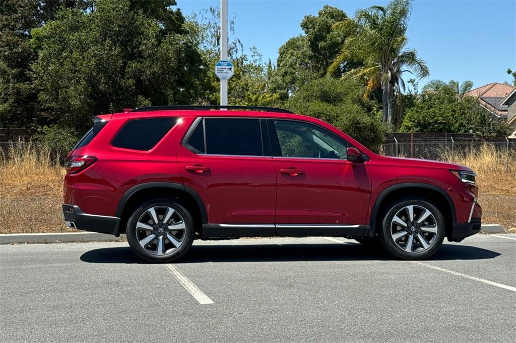 new 2025 Honda Pilot car, priced at $49,405