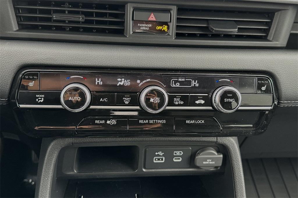new 2025 Honda Pilot car, priced at $49,405