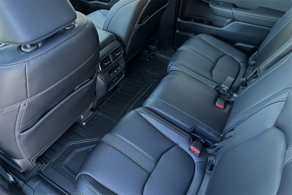 new 2025 Honda Pilot car, priced at $46,180