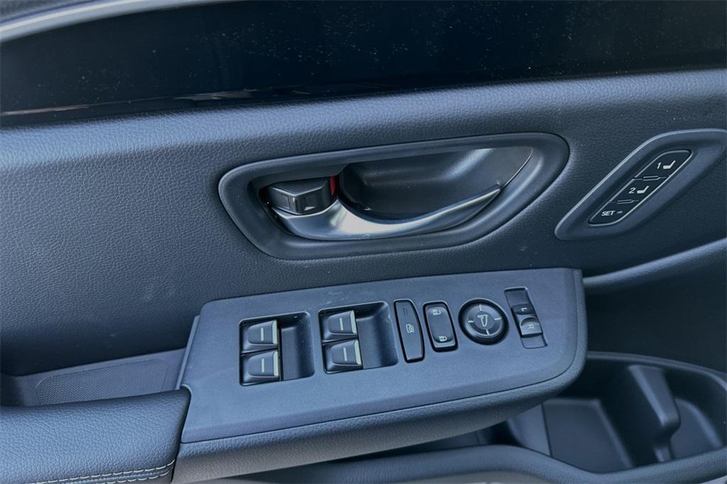 new 2025 Honda Pilot car, priced at $46,180