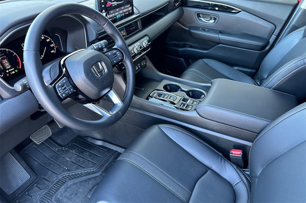 used 2025 Honda Pilot car, priced at $44,515