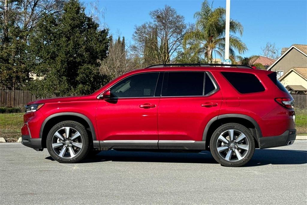 used 2025 Honda Pilot car, priced at $48,598