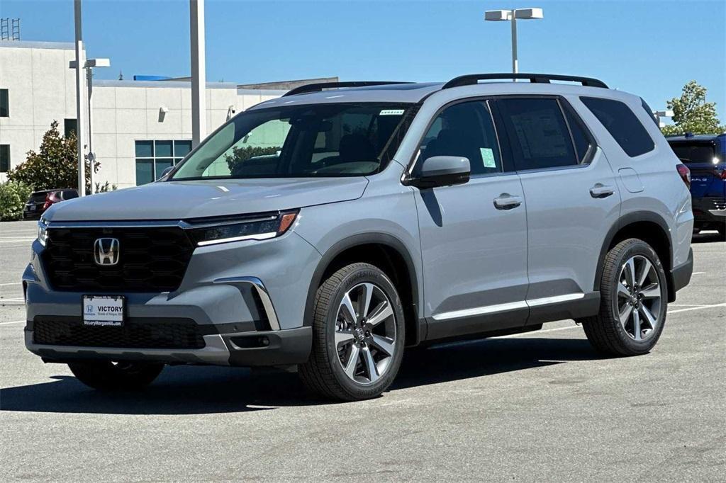 new 2025 Honda Pilot car, priced at $54,930