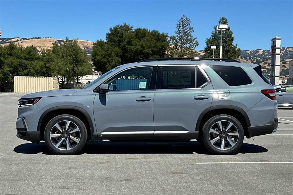 new 2025 Honda Pilot car, priced at $54,930