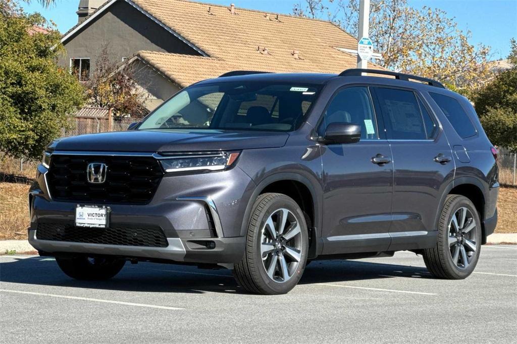 new 2025 Honda Pilot car, priced at $48,895