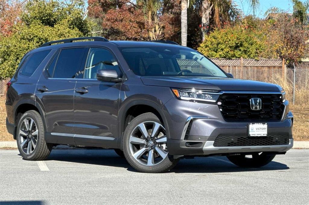 new 2025 Honda Pilot car, priced at $48,895