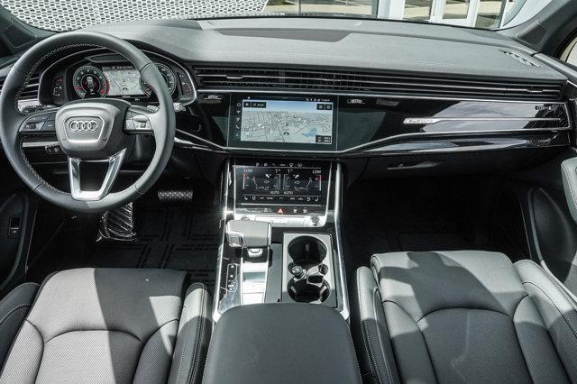 new 2025 Audi Q7 car, priced at $81,643