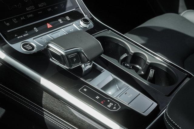 new 2025 Audi Q7 car, priced at $81,643
