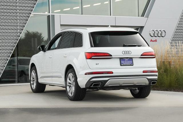 new 2025 Audi Q7 car, priced at $72,155