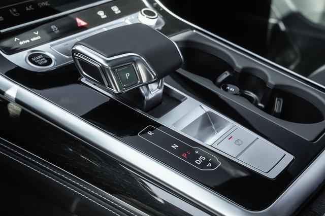 new 2025 Audi Q7 car, priced at $77,395