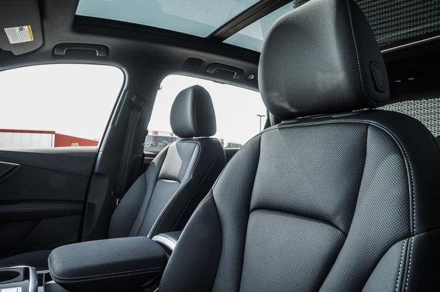 new 2025 Audi Q7 car, priced at $77,395