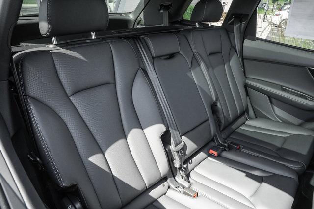 new 2025 Audi Q7 car, priced at $77,395