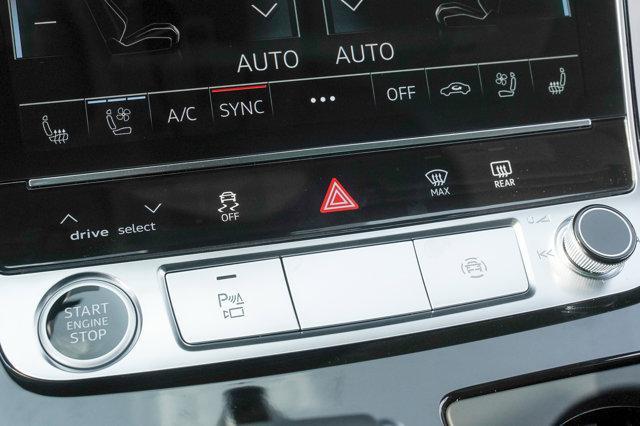 new 2025 Audi Q7 car, priced at $77,080