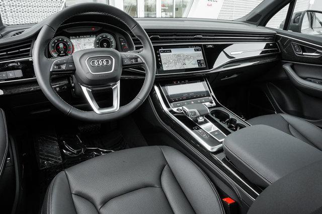 new 2025 Audi Q7 car, priced at $77,970