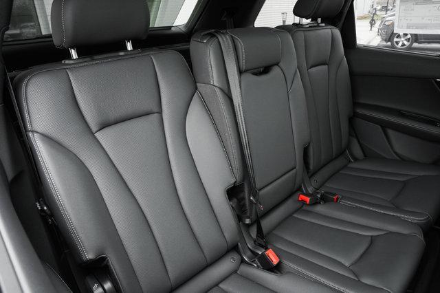 new 2025 Audi Q7 car, priced at $77,970