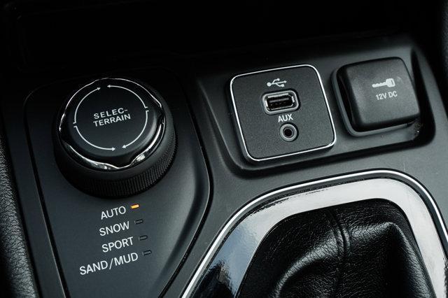 used 2019 Jeep Cherokee car, priced at $15,958