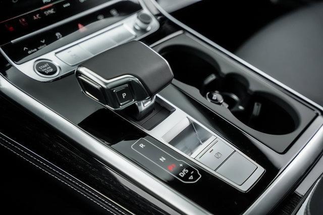 new 2025 Audi Q7 car, priced at $77,450