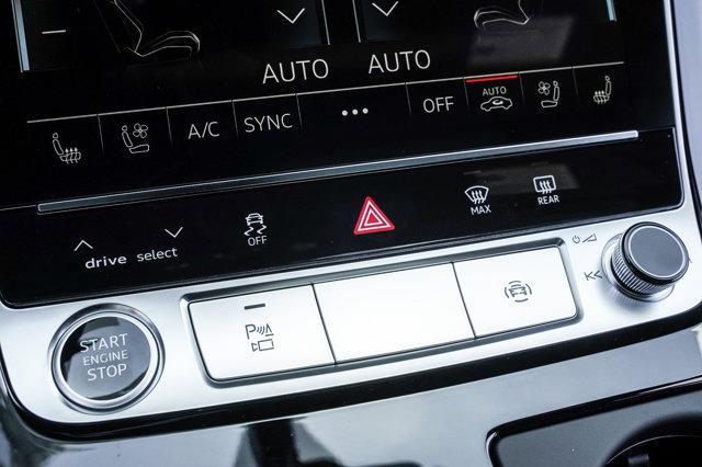 new 2025 Audi Q7 car, priced at $77,580