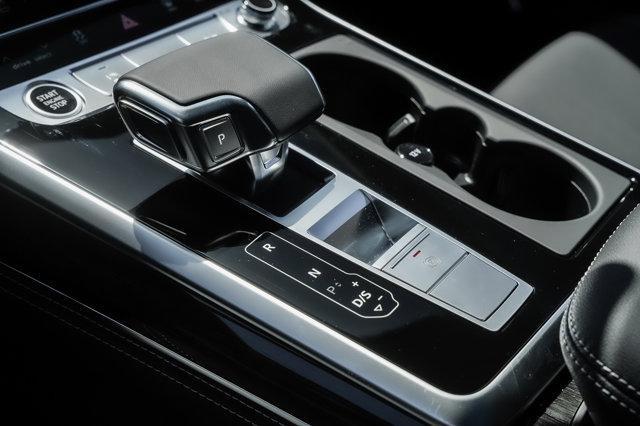 new 2025 Audi Q7 car, priced at $77,580