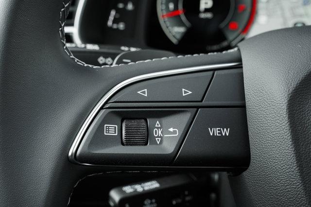 new 2025 Audi Q7 car, priced at $77,750
