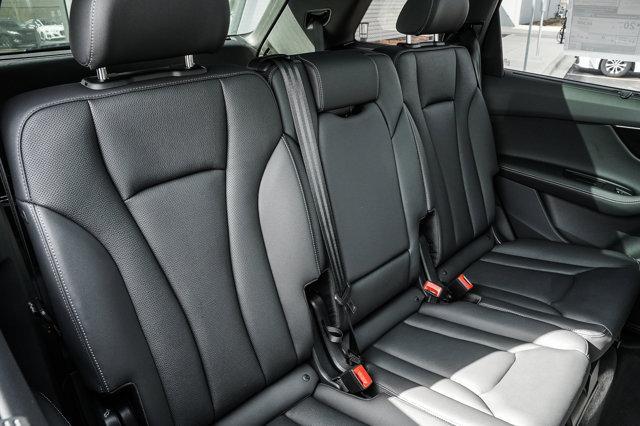 new 2025 Audi Q7 car, priced at $77,750