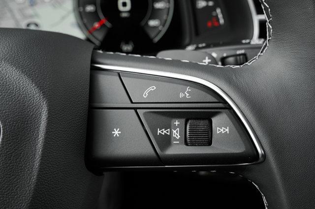new 2025 Audi Q7 car, priced at $77,750