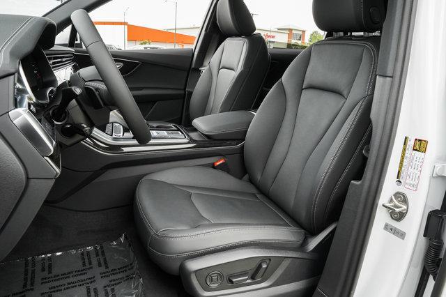 new 2025 Audi Q7 car, priced at $63,625