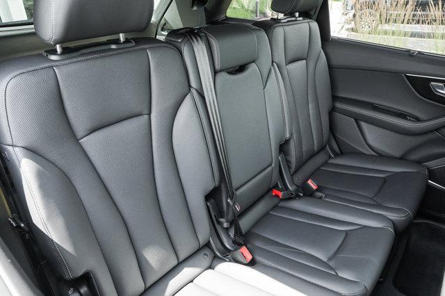 new 2025 Audi Q7 car, priced at $74,352