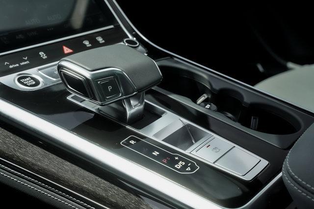 new 2025 Audi Q7 car, priced at $77,395