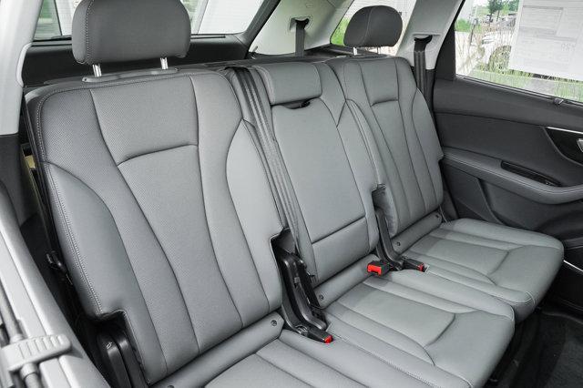 new 2025 Audi Q7 car, priced at $77,395