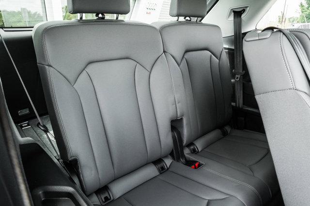 new 2025 Audi Q7 car, priced at $77,395