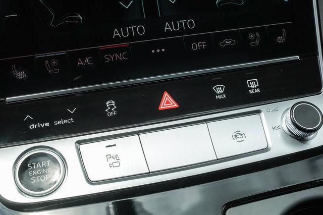 new 2025 Audi Q7 car, priced at $77,395