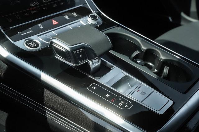 new 2025 Audi Q7 car, priced at $77,395