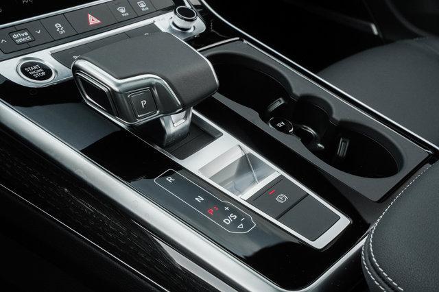 new 2025 Audi Q7 car, priced at $62,832