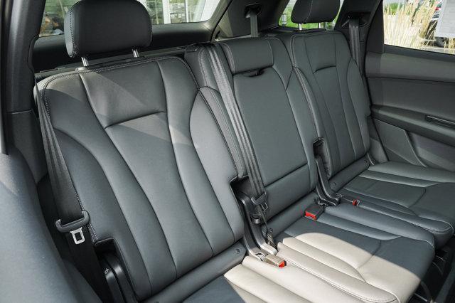new 2025 Audi Q7 car, priced at $62,832