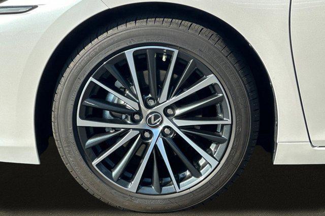 used 2025 Lexus ES 300h car, priced at $44,998