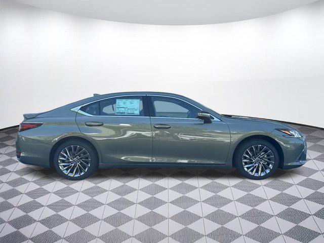 new 2025 Lexus ES 300h car, priced at $55,405
