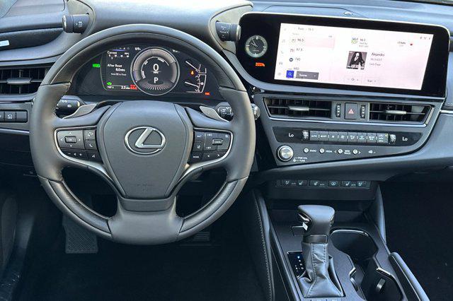 new 2025 Lexus ES 300h car, priced at $55,405