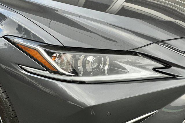 new 2025 Lexus ES 300h car, priced at $48,745