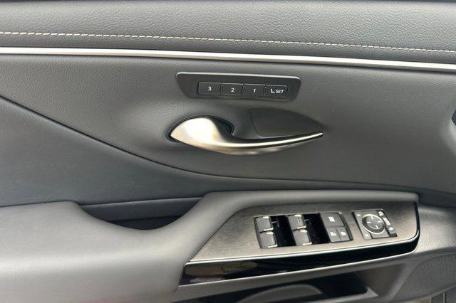 new 2025 Lexus ES 300h car, priced at $48,745