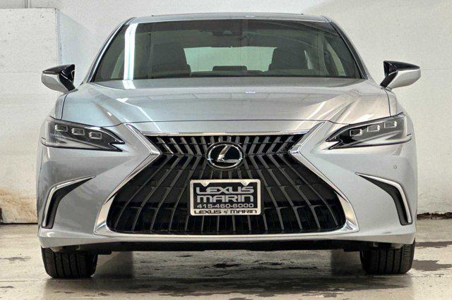 new 2025 Lexus ES 300h car, priced at $51,051