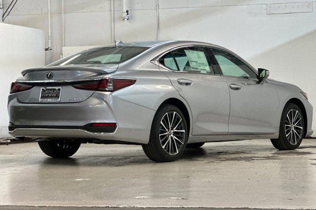 new 2025 Lexus ES 300h car, priced at $51,051