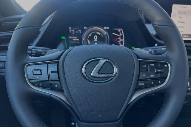 new 2025 Lexus ES 300h car, priced at $51,051