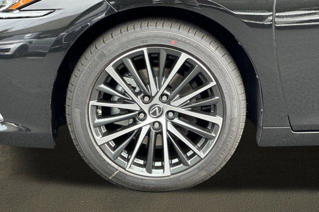 new 2025 Lexus ES 350 car, priced at $45,190
