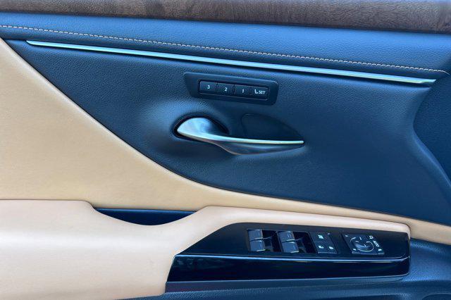 used 2025 Lexus ES 300h car, priced at $44,998