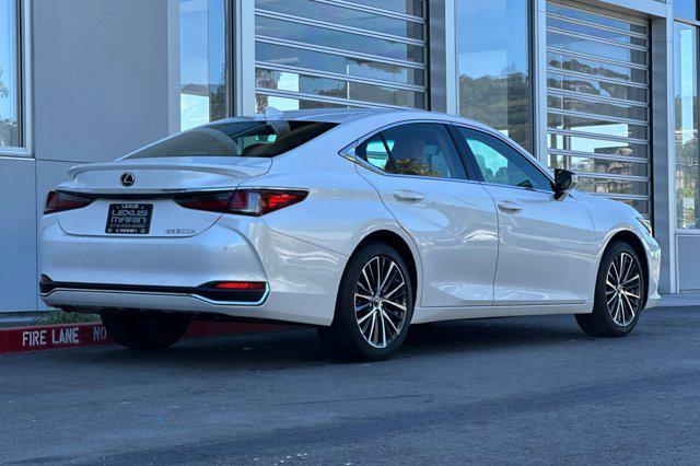 used 2025 Lexus ES 300h car, priced at $44,998