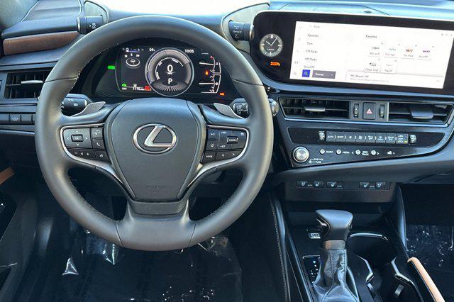 used 2025 Lexus ES 300h car, priced at $44,998