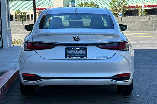 used 2025 Lexus ES 300h car, priced at $44,998